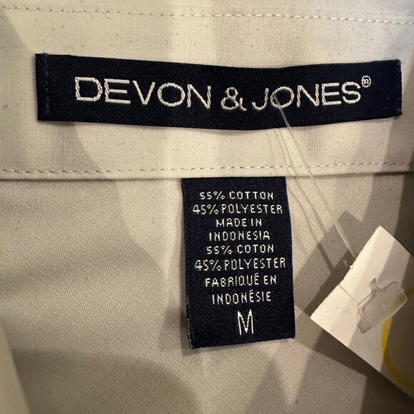 DEVON & JONES WOMENS LIGHT GREY LONG SLEEVE BUTTON SHIRT NWOT MEDIUM - Picture 6 of 7